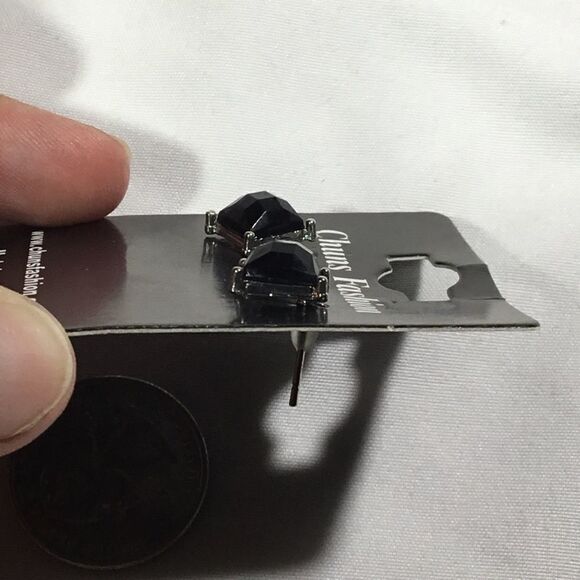 Large Black Stud Earrings (UC3) - Picture 3 of 5